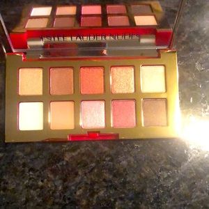 Estée Lauder eyeshadow palette Nudes